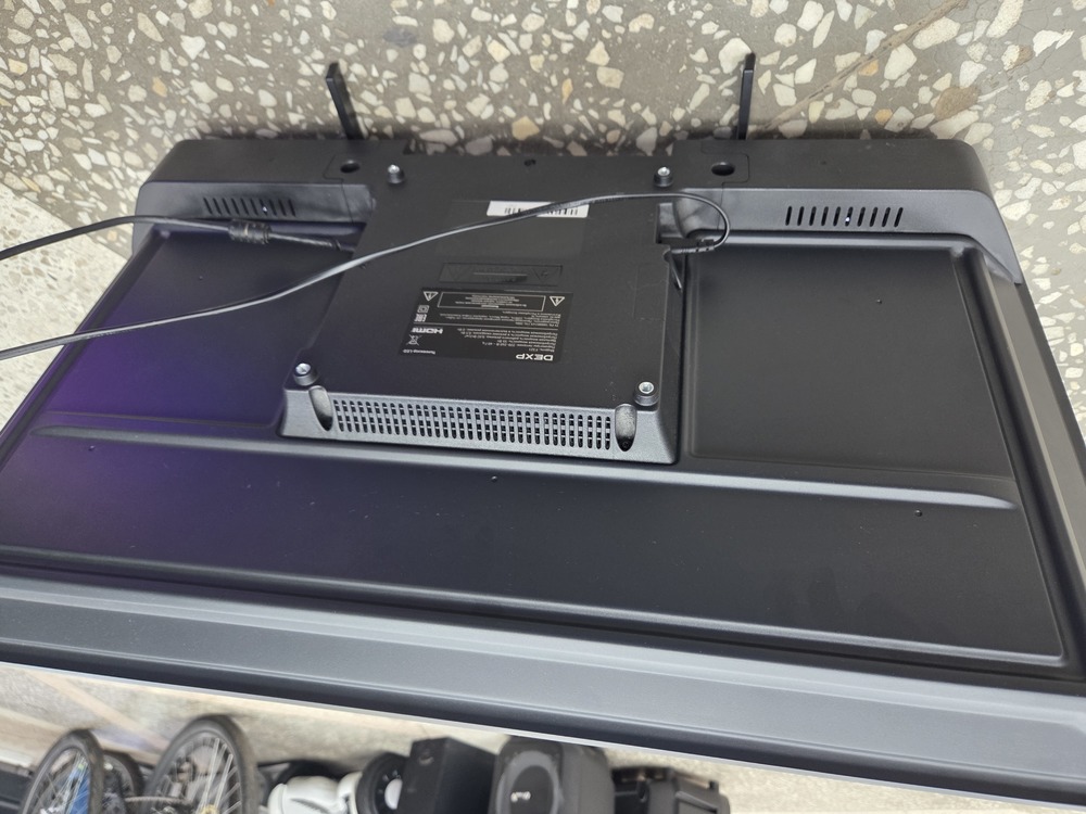 LED Телевизор Dexp F321