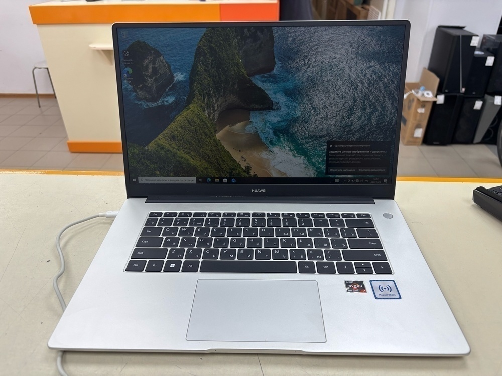 Ноутбук Huawei; Ryzen 7 5700U, AMD Radeon (TM) Graphics, 8 Гб, 500 Гб, Нет