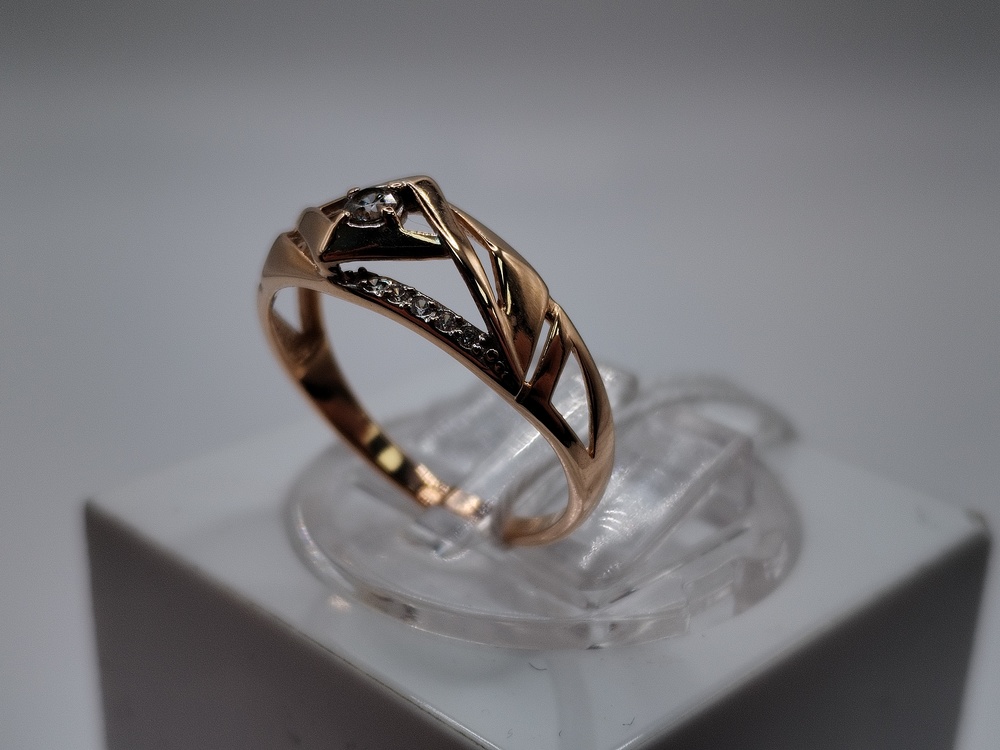 КОЛКМИ585 КОЛЬЦО С КАМНЯМИ (Au 585)