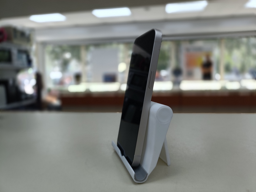 Смартфон Apple iPhone 13 128Gb