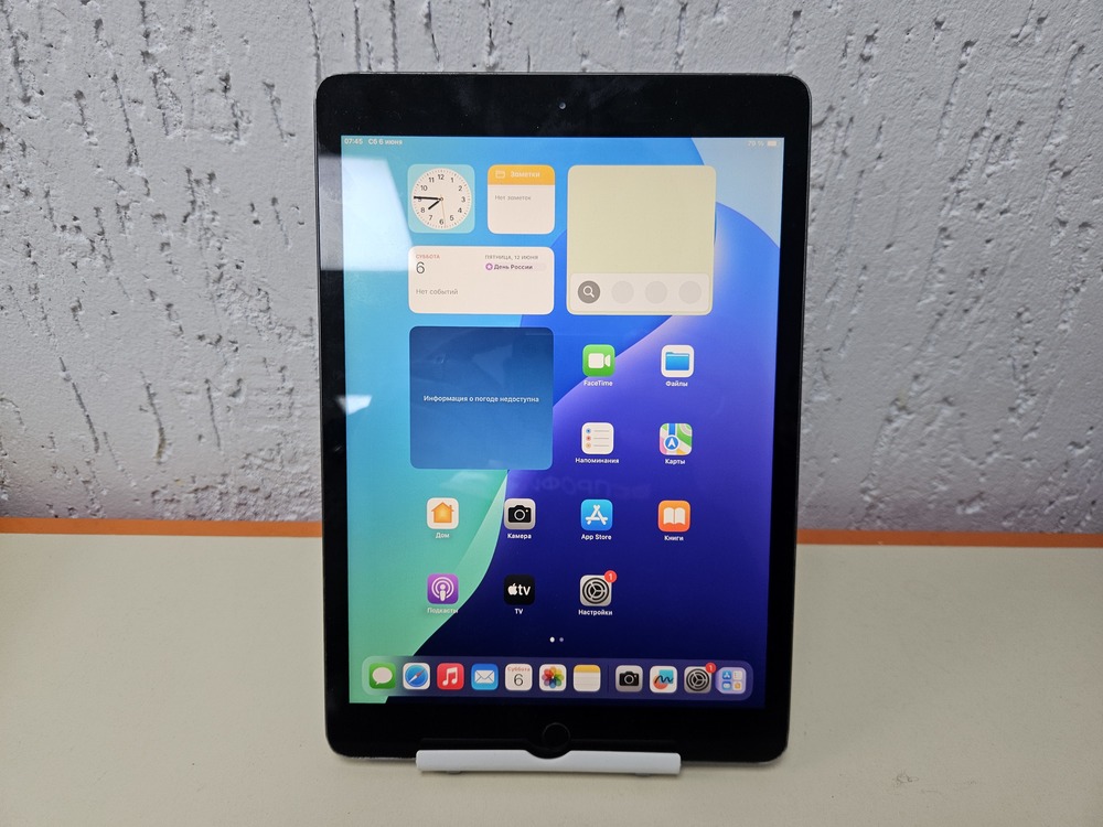 Планшет Apple iPad 8 32ГБ  (2020 A2270 (Wi-Fi)