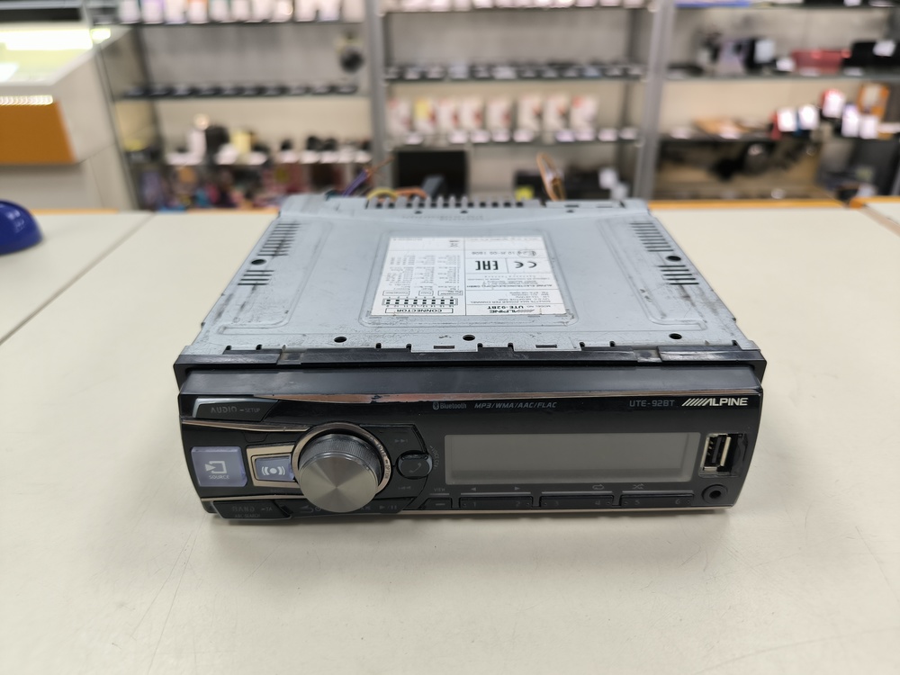 Автомагнитола Alpine UTE-92BT