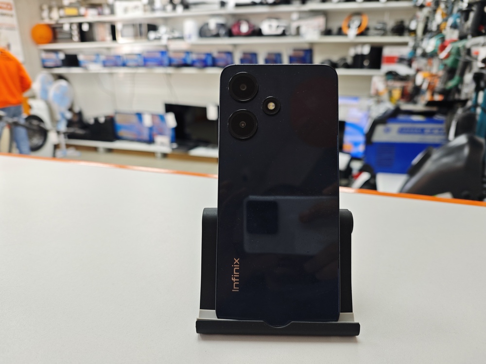 Смартфон Infinix HOT 30i 4/64