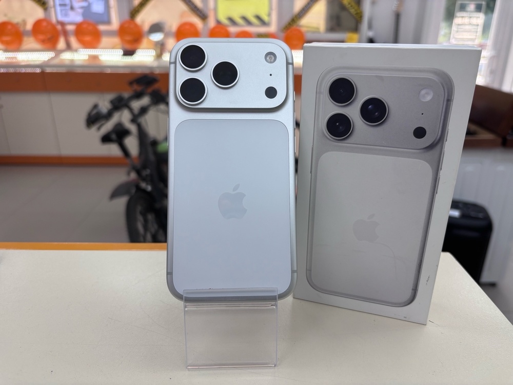 Смартфон Apple Iphone 17 Pro 256Gb eSim