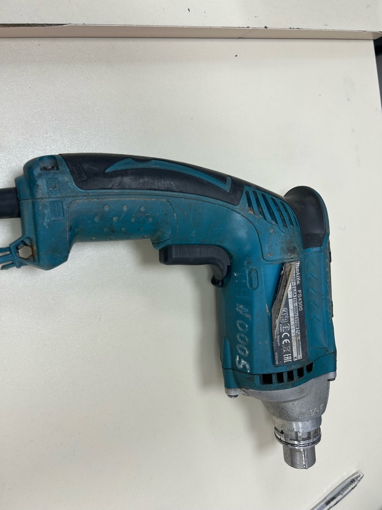 Шуруповерт Makita FS4300