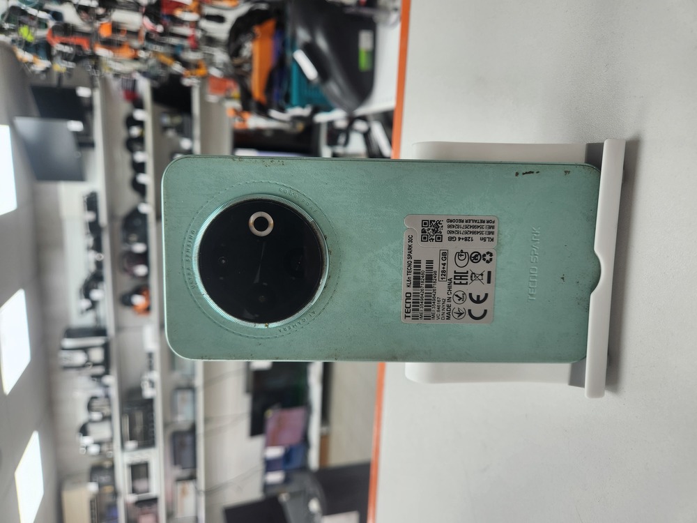 Смартфон Tecno Spark 30C 4/128