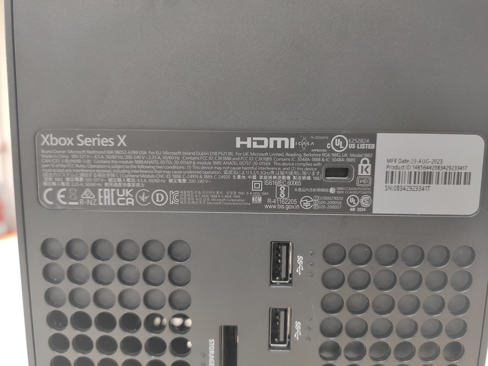 Игровая приставка Xbox Series X 1Tb