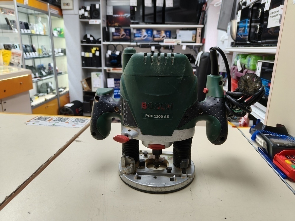 Фрезер Bosch POF 1200AE