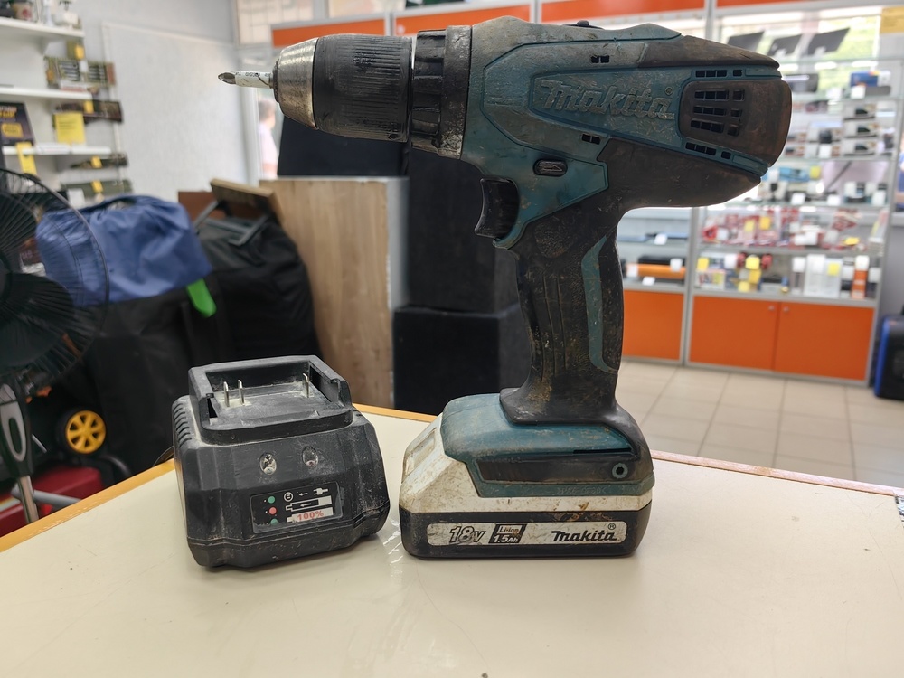 Шуруповерт Makita DF457D