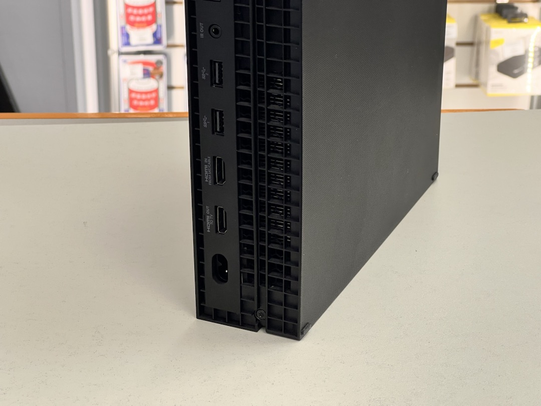 Игровая приставка Xbox One X 1Tb