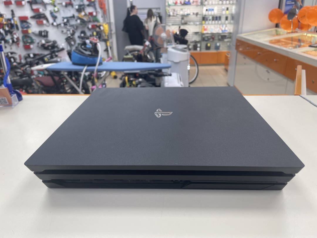 Игровая приставка PlayStation 4 Pro 1Tb