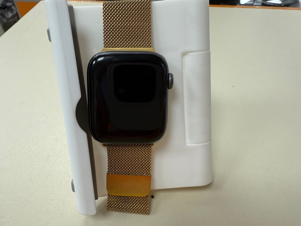 Смарт-часы Apple Watch Series 4 44 мм