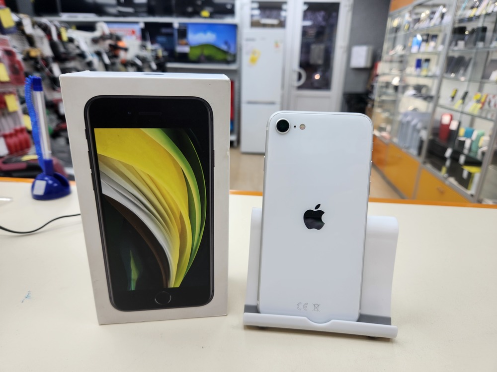 Смартфон Apple iPhone SE 2020 256Gb