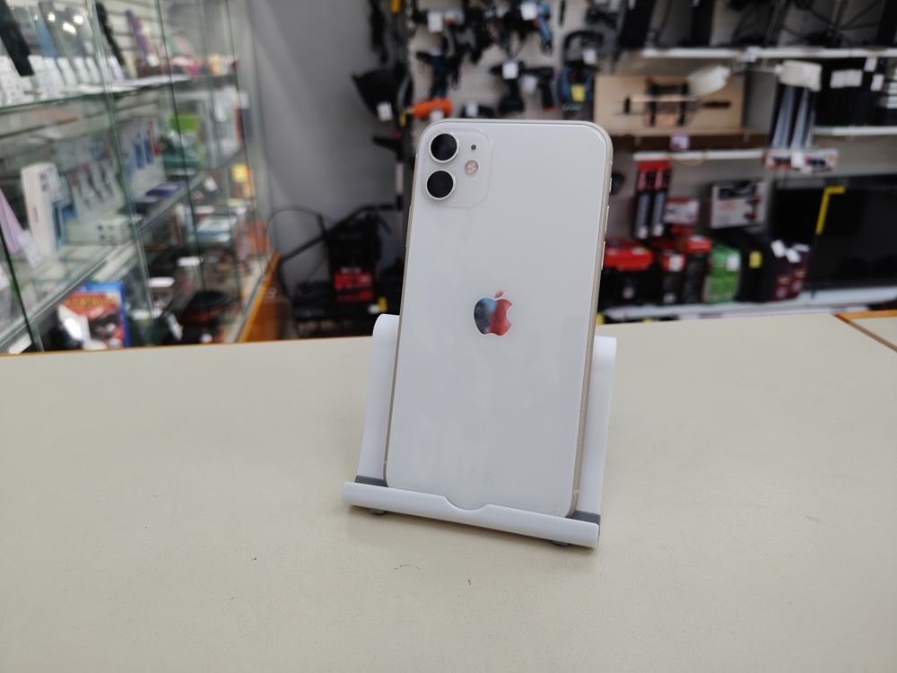 Смартфон Apple iPhone 11 64Gb