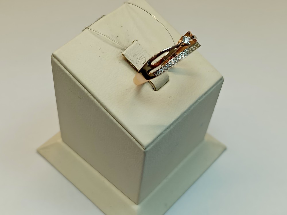 КОЛЬЦО С КАМНЯМИ (Au 585)