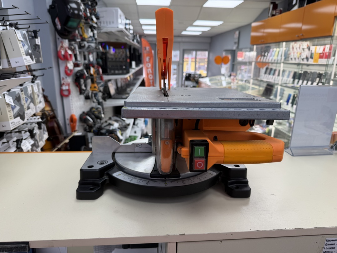 Торцовочная пила Вихрь ПТ-210К