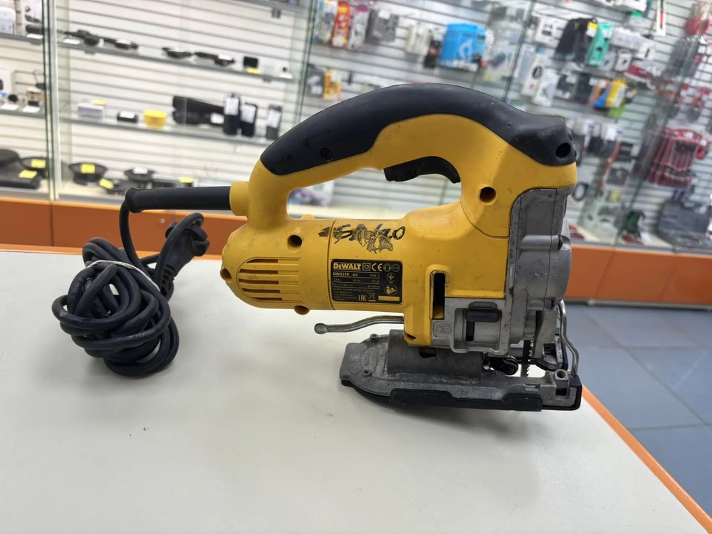 Лобзик Dewalt DW331K