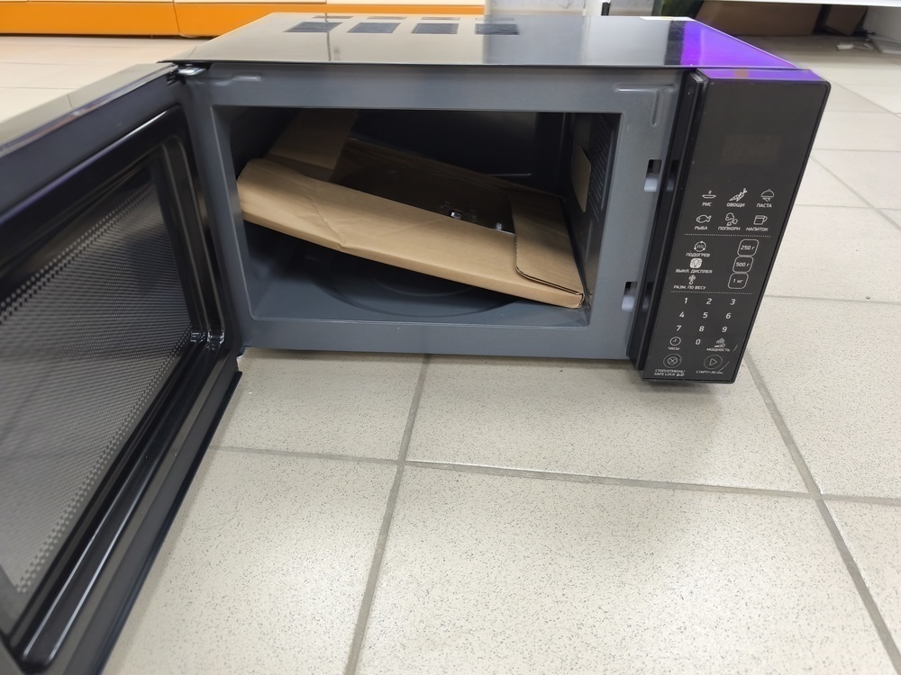 Микроволновая печь BBK 20MWS-806S