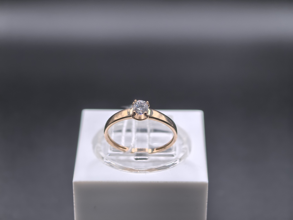 КОЛКМ375 КОЛЬЦО С КАМНЕМ (Au 375)