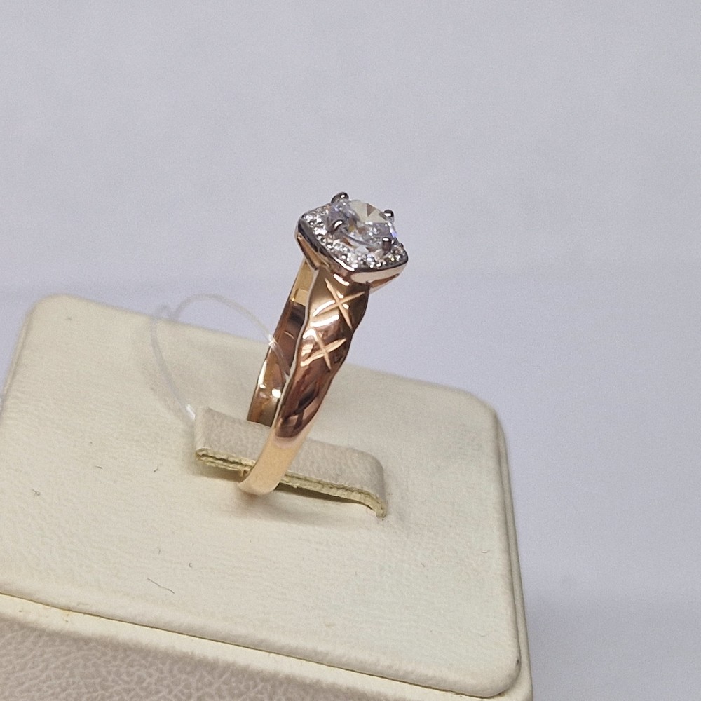 019360 КОЛЬЦО С КАМНЯМИ (Au 585)