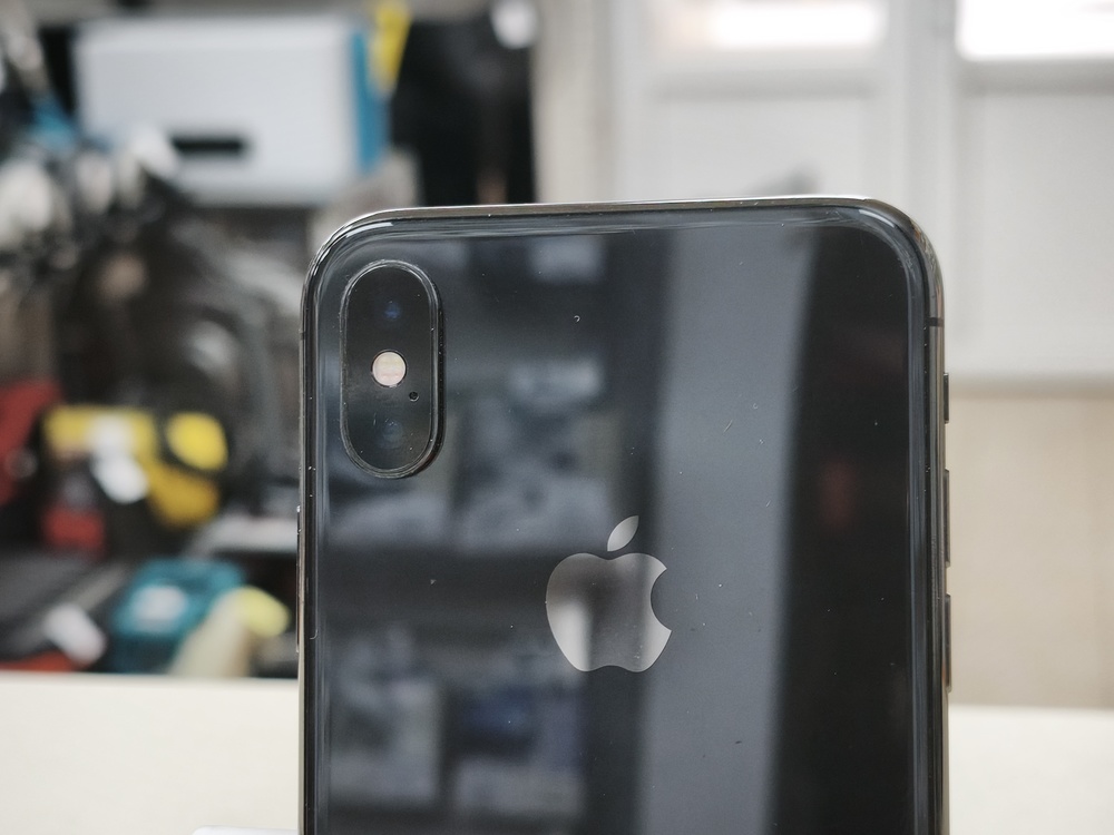 Смартфон Apple iPhone X 64Gb
