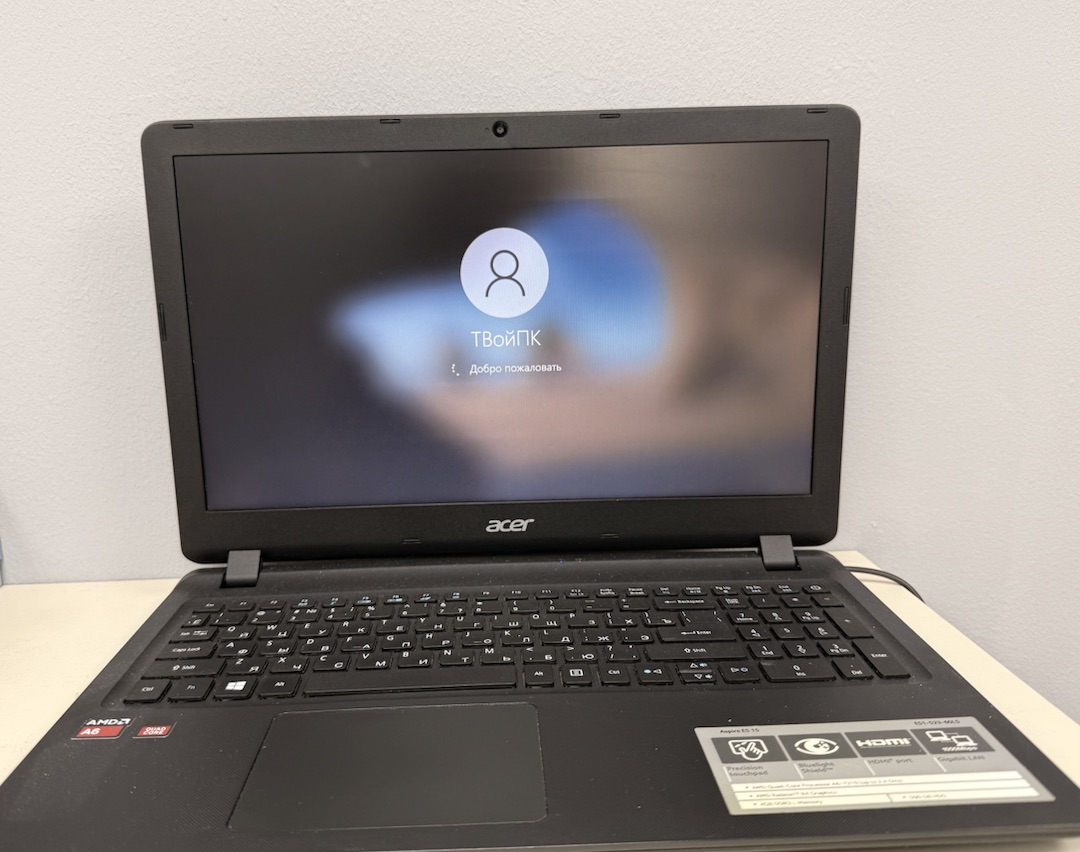 Ноутбук Acer ES1-523-60LS; A6-7310, Radeon R4 series, 4 Гб, Нет, 500 Гб