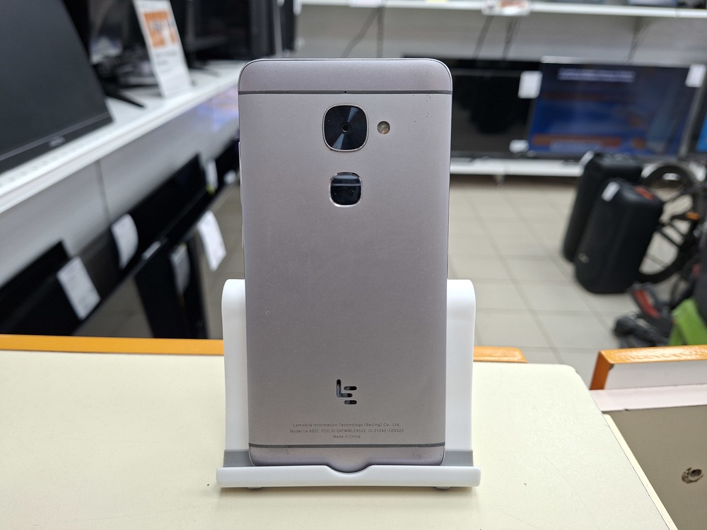 Смартфон Leagoo Le S3
