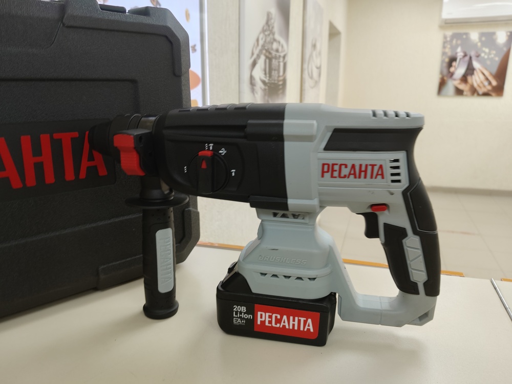 Перфоратор РЕСАНТА АП-20 Li/4