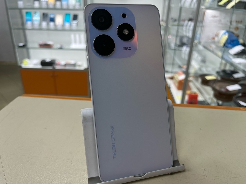 Смартфон Tecno Spark 10 Pro 8/256