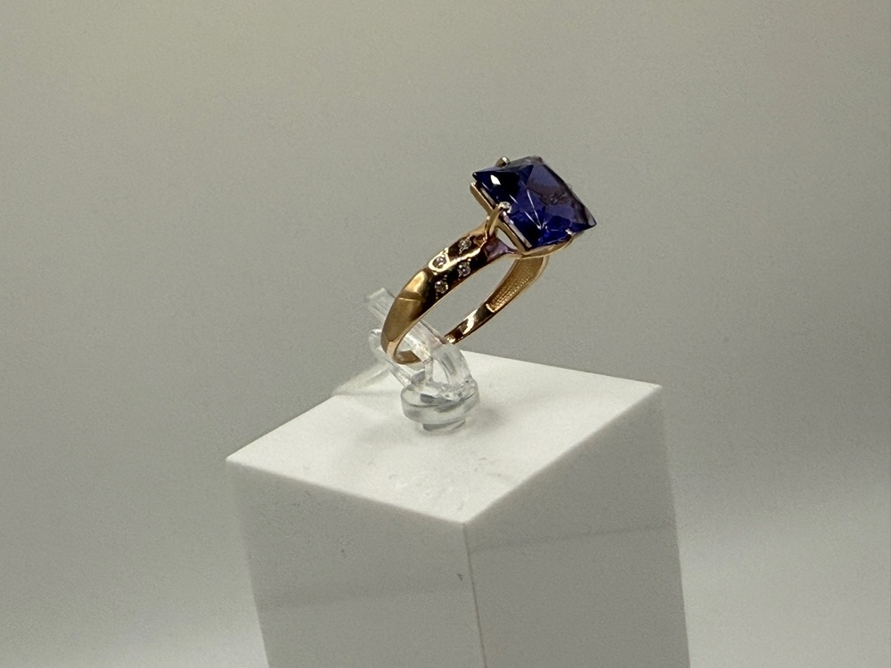 КОЛЬЦО С КАМНЯМИ (Au 585)