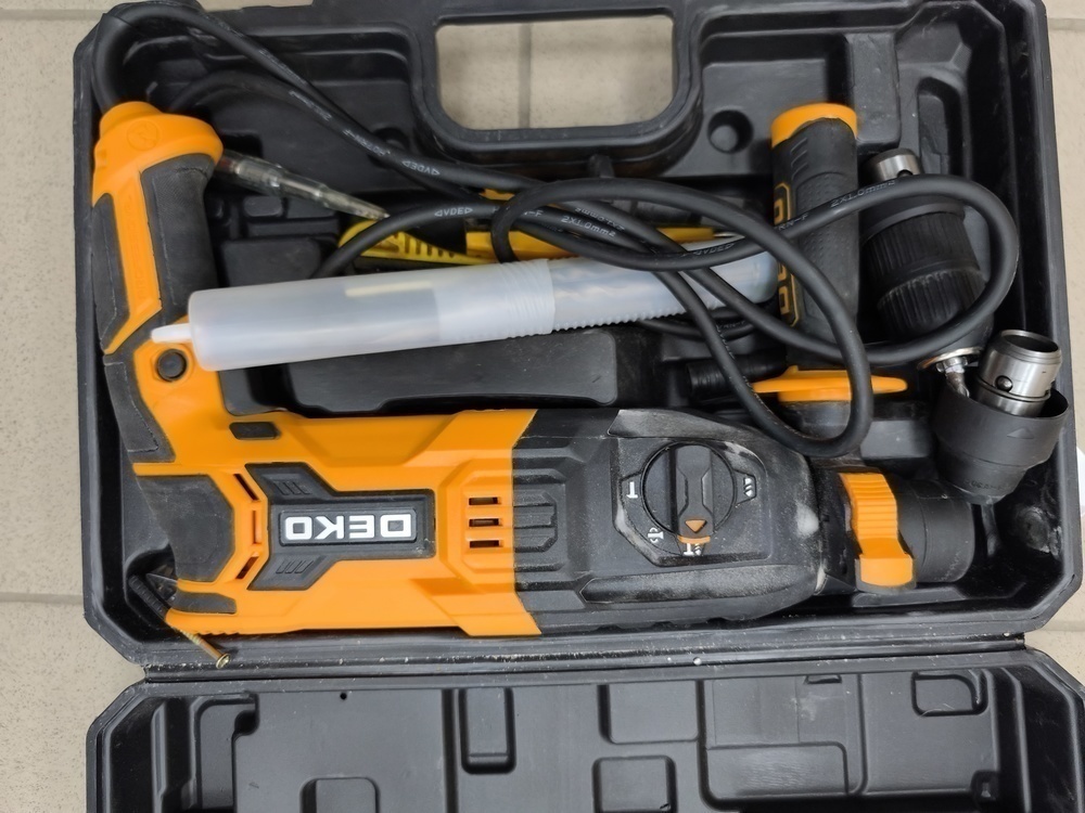 Перфоратор Deko ZKH1000W