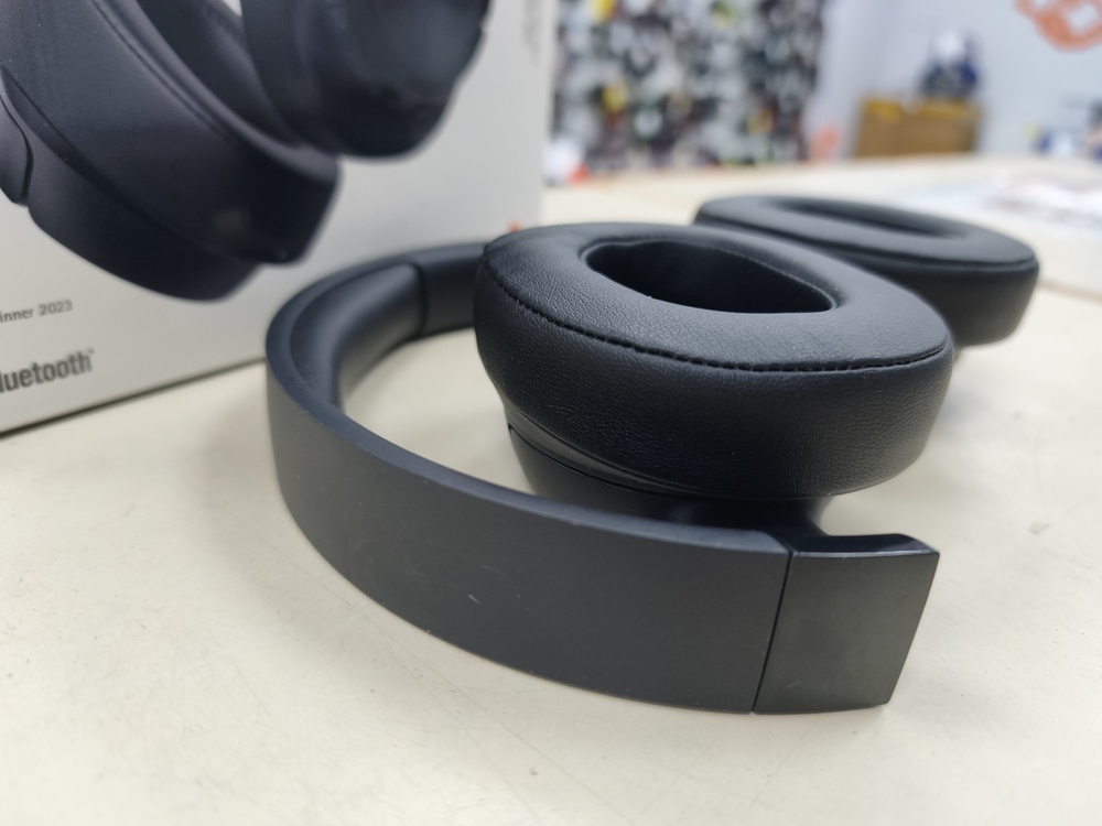 Наушники беспроводные JBL Tune 720BT;