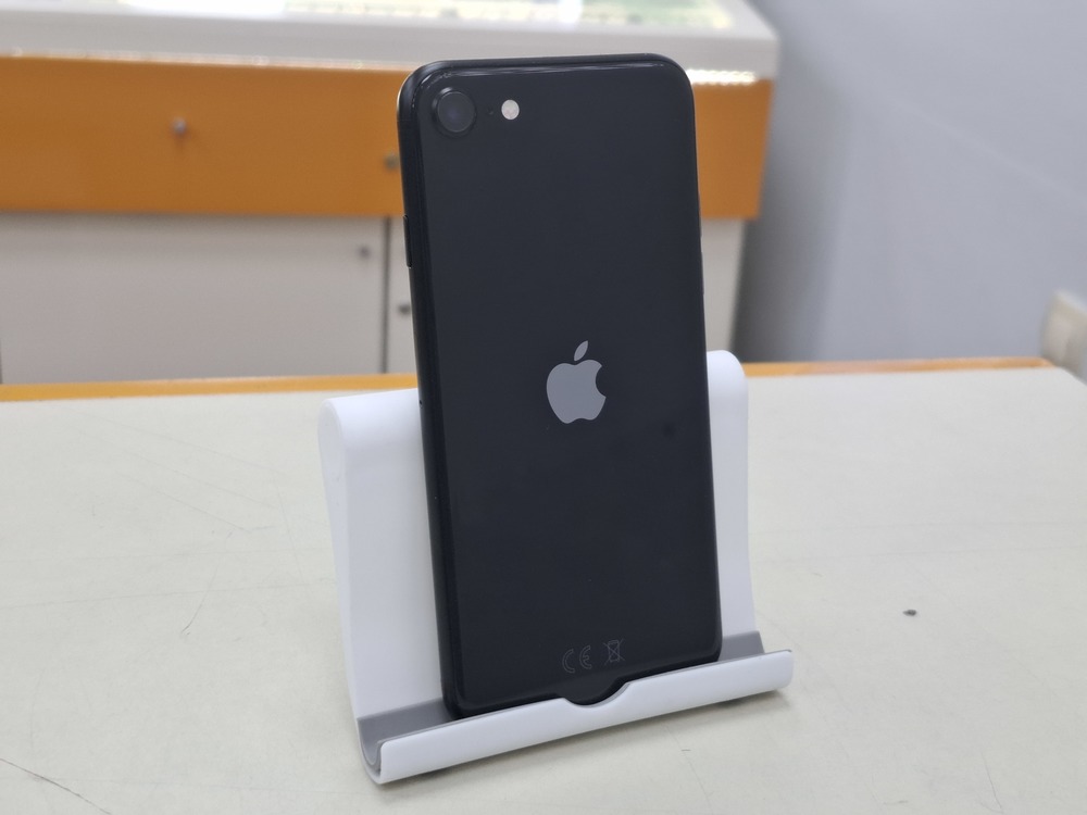 Смартфон Apple Iphone SE 2022 64GB
