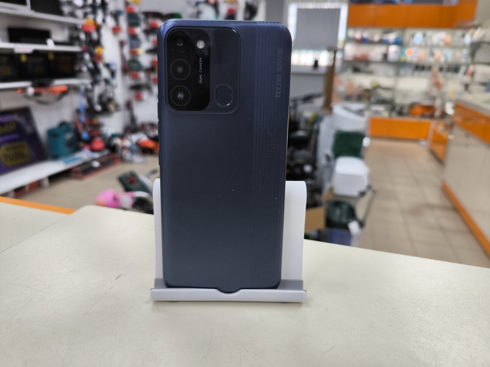 Смартфон Tecno Spark 8C 4/64
