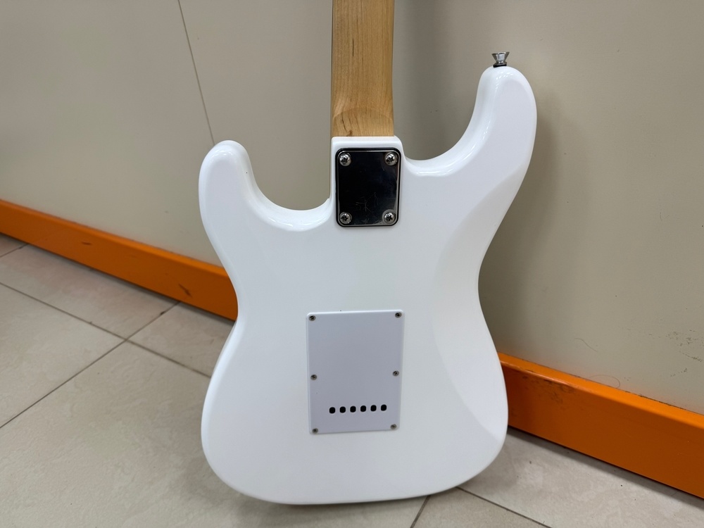 Электрогитара Fender Stratocaster