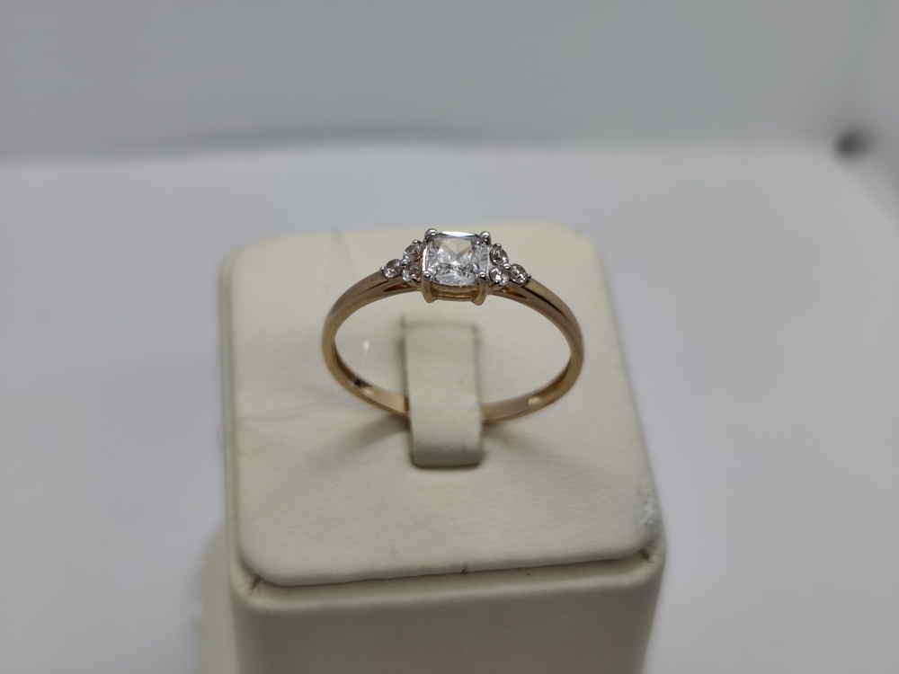 КОЛЬЦО С КАМНЯМИ (Au 585)