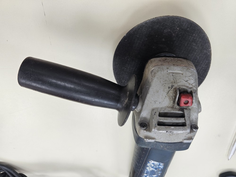 Угловая шлифмашина Bosch GWS 7-125