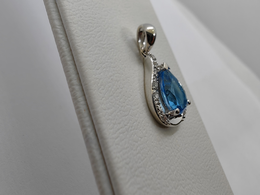 ПОДВЕСКА С КАМНЯМИ (Au 585)