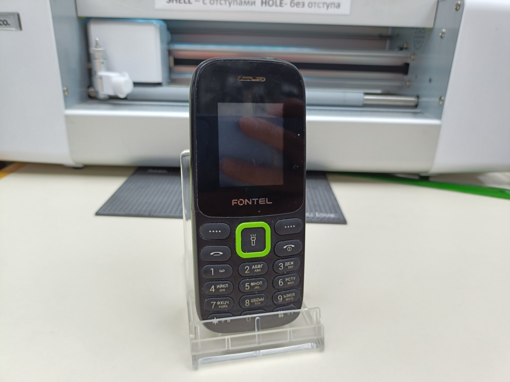 Мобильный телефон F+ Ezzy 4