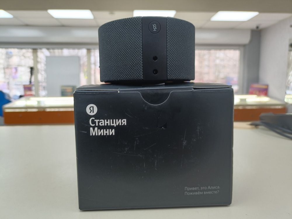 Умная колонка Яндекс Мини с часами
