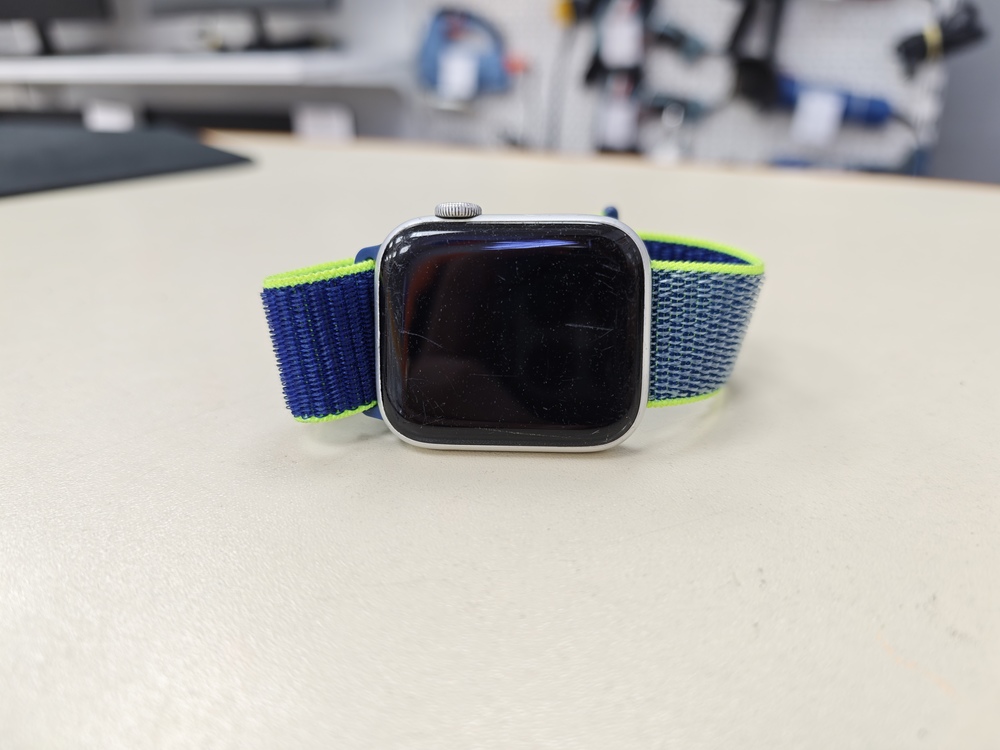 Смарт-часы Apple Watch Series 5 44 мм