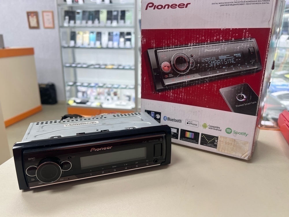 Автомагнитола Pioneer MVH-S520BT