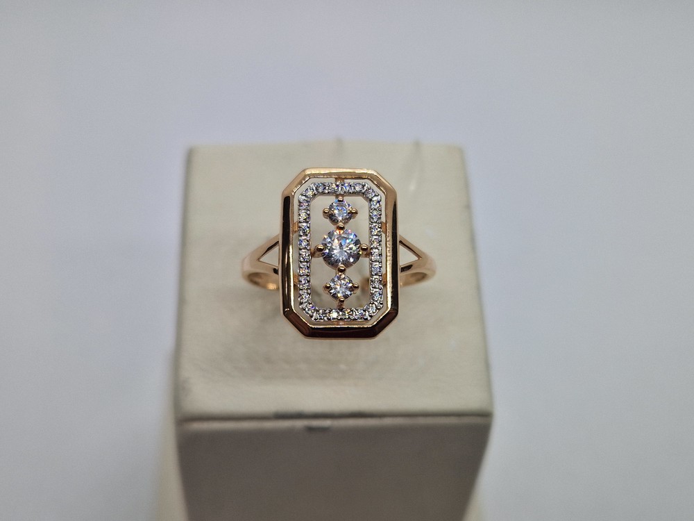 КОЛЬЦО С КАМНЯМИ (Au 585)