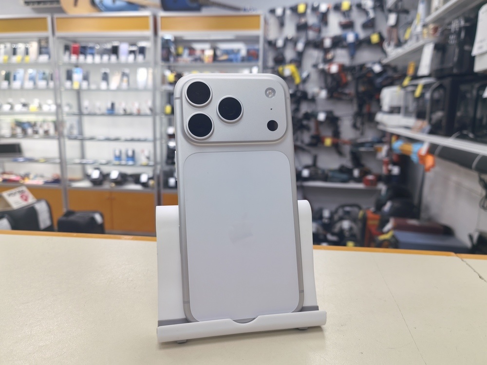 Смартфон Apple Iphone 17 Pro 256Gb