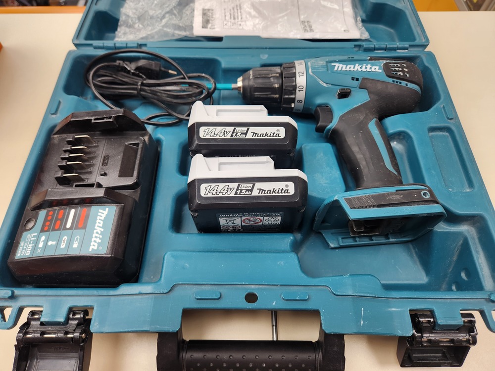 Шуруповерт Makita DF347DWE;