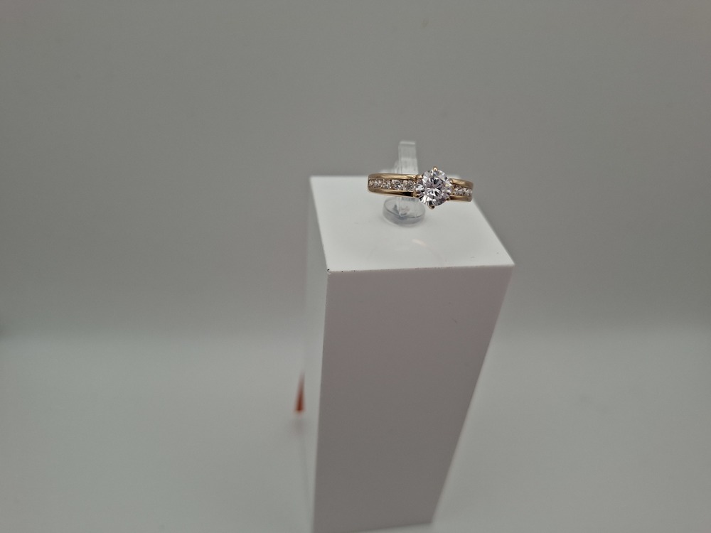 КОЛКМИ585 КОЛЬЦО С КАМНЯМИ (Au 585)