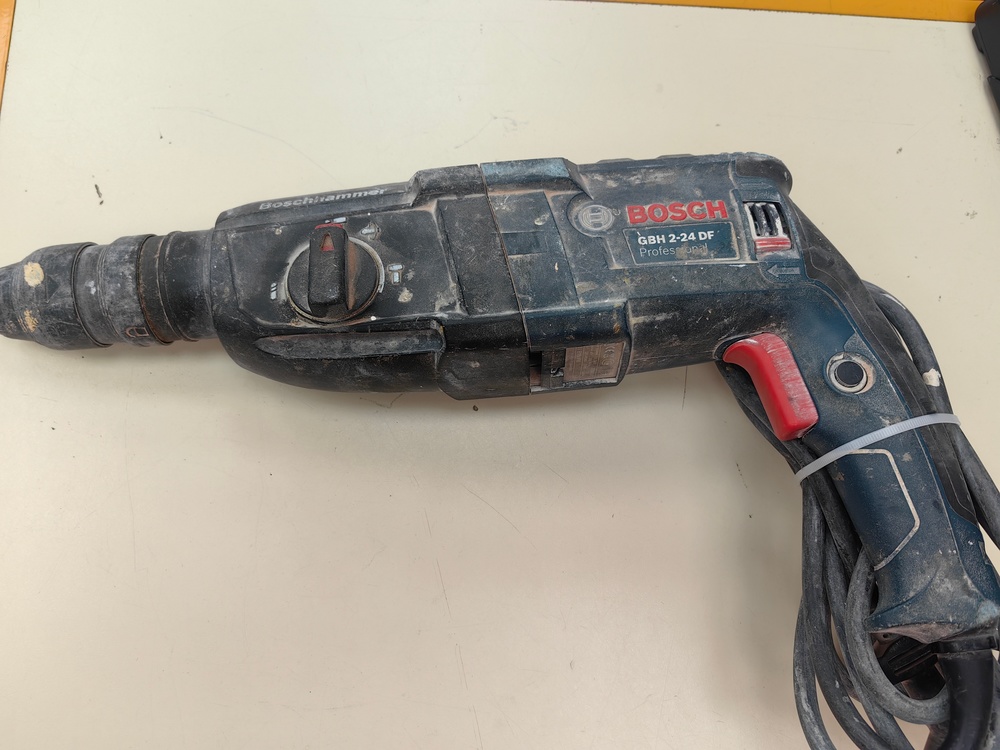 Перфоратор Bosch GBH2-24D