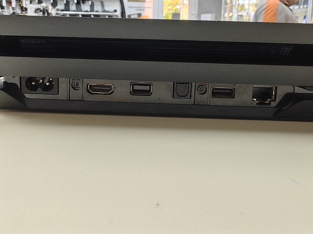 Игровая приставка PlayStation 4 Pro 1Tb