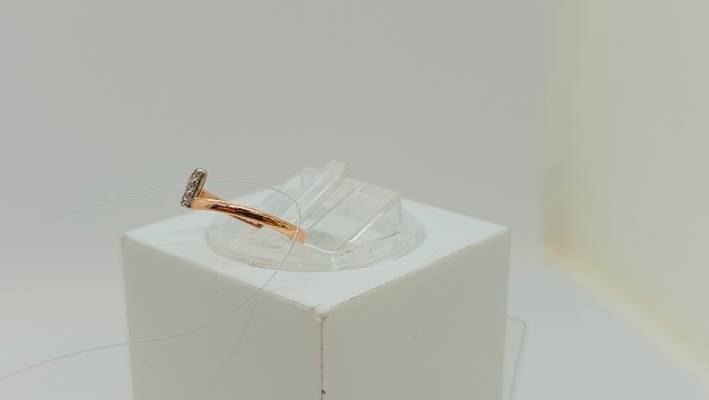 КОЛЬЦО С КАМНЯМИ (Au 585)