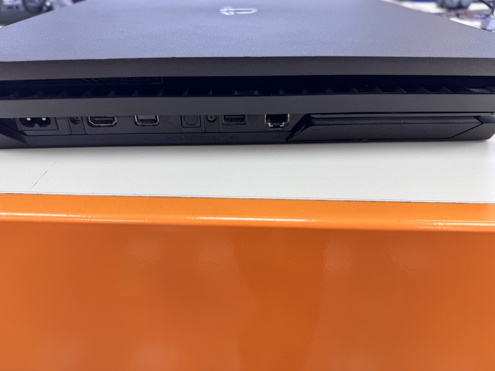Игровая приставка PlayStation 4 Pro 1Tb